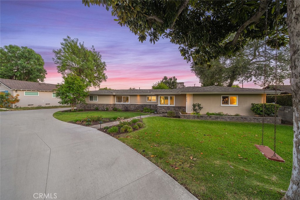 726 E Sierra Madre Avenue