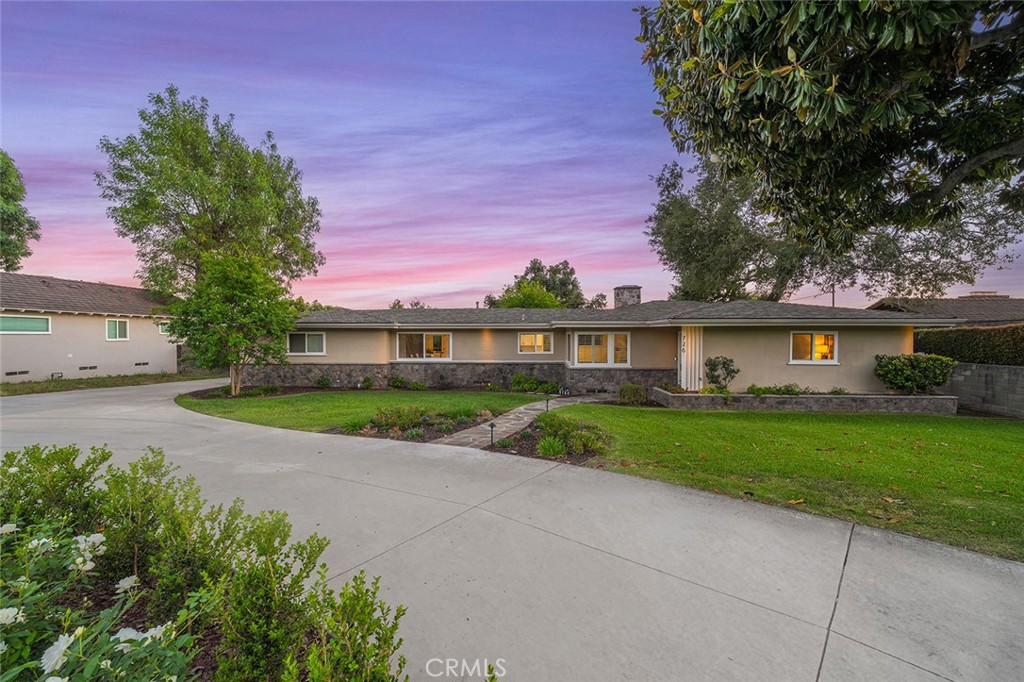 726 E Sierra Madre Avenue