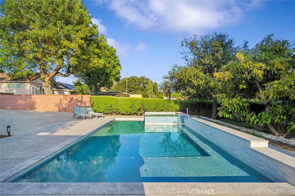 726 E Sierra Madre Avenue