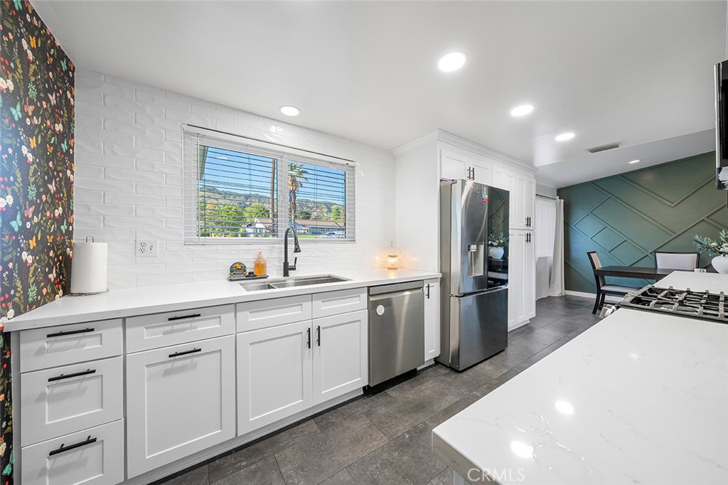 726 E Sierra Madre Avenue
