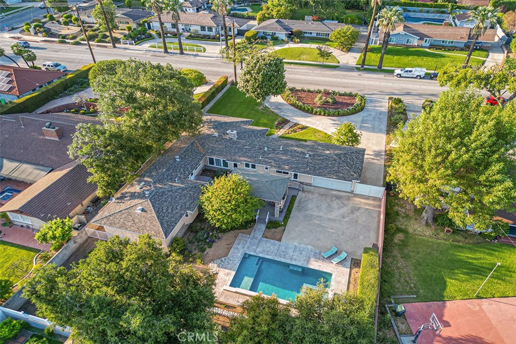 726 E Sierra Madre Avenue