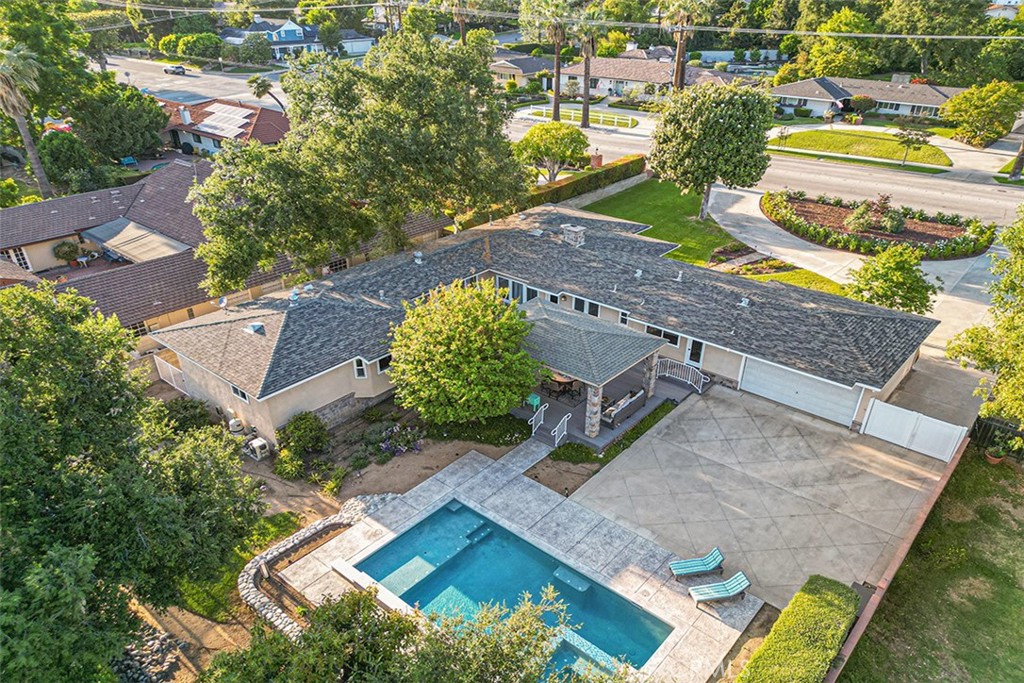 726 E Sierra Madre Avenue