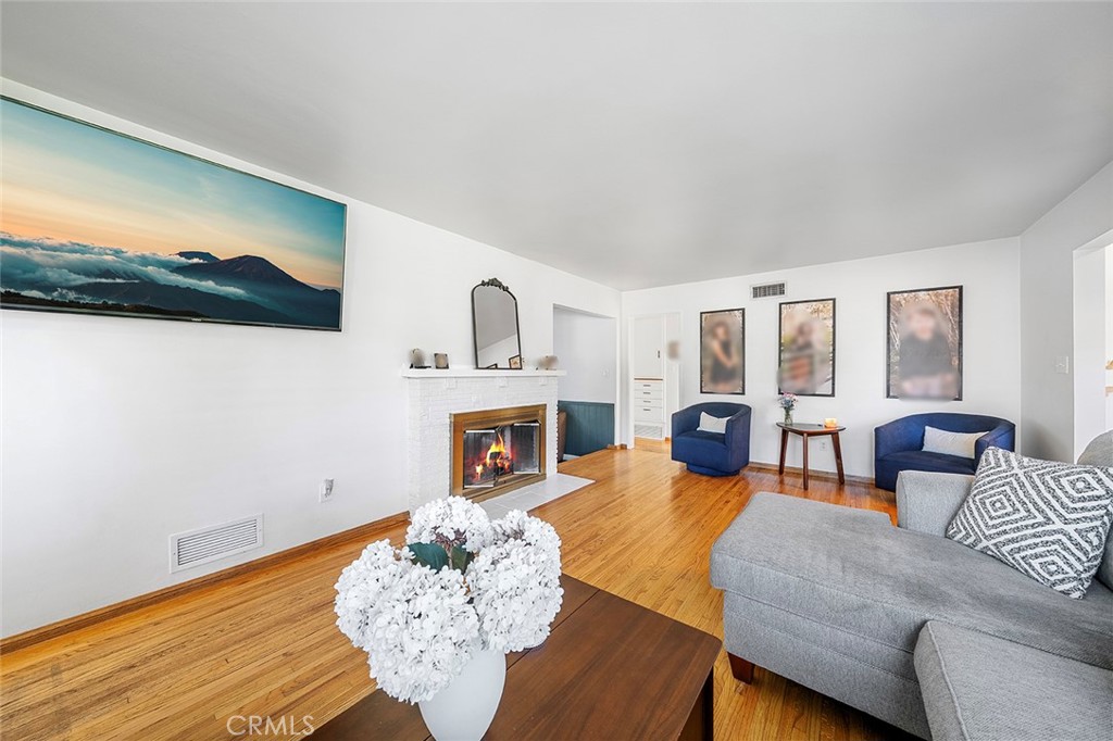 726 E Sierra Madre Avenue