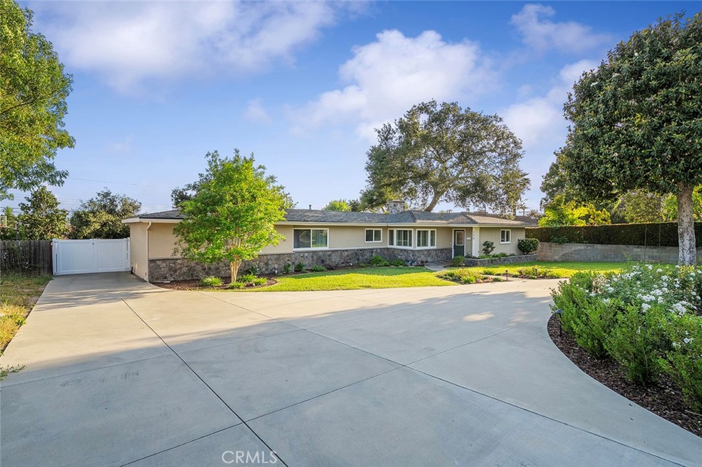 726 E Sierra Madre Avenue