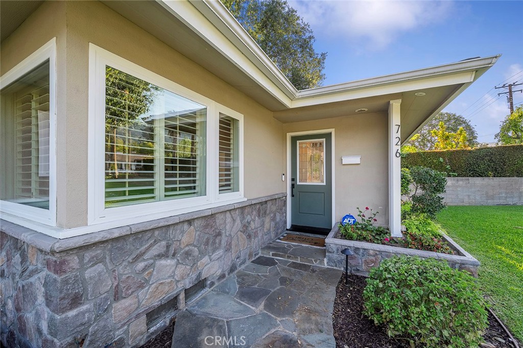 726 E Sierra Madre Avenue