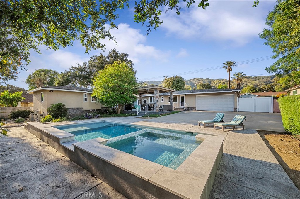 726 E Sierra Madre Avenue