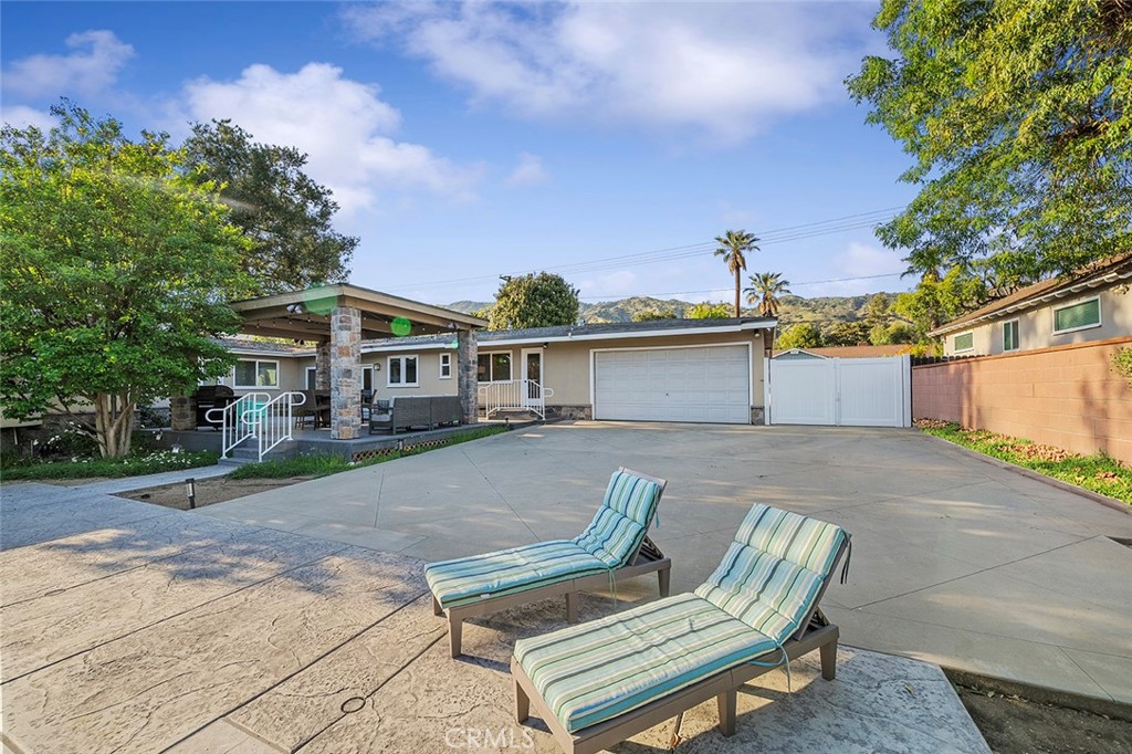 726 E Sierra Madre Avenue
