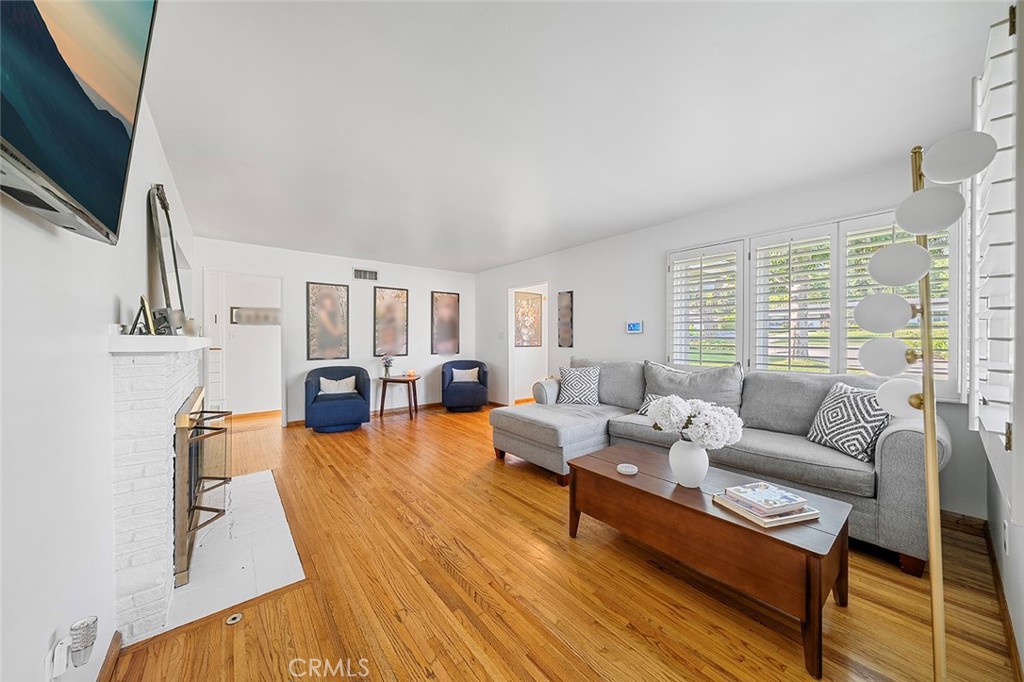 726 E Sierra Madre Avenue