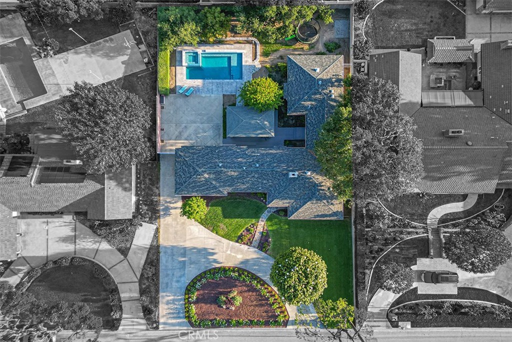 726 E Sierra Madre Avenue