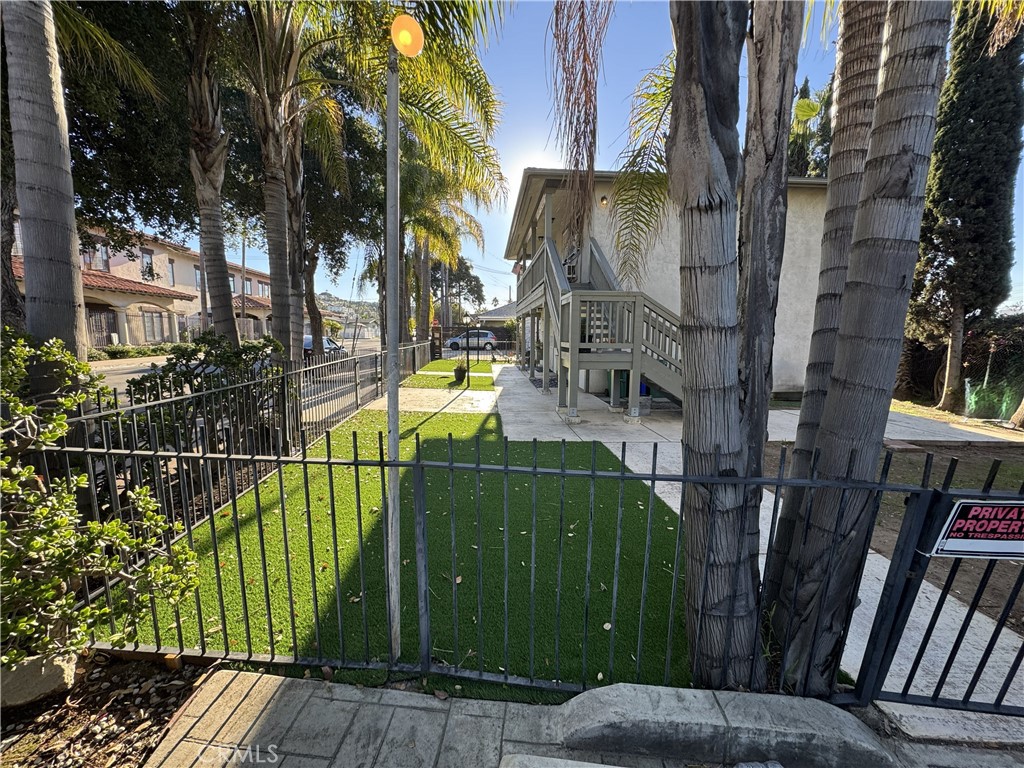 2525 Jefferson Street