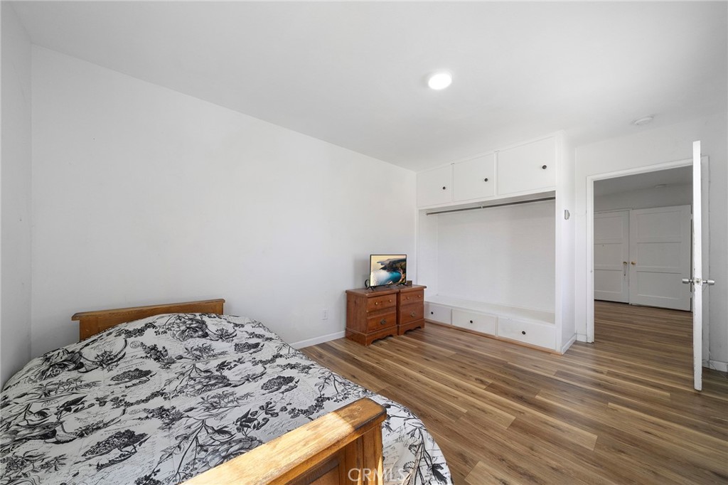 543 N Angeleno Avenue