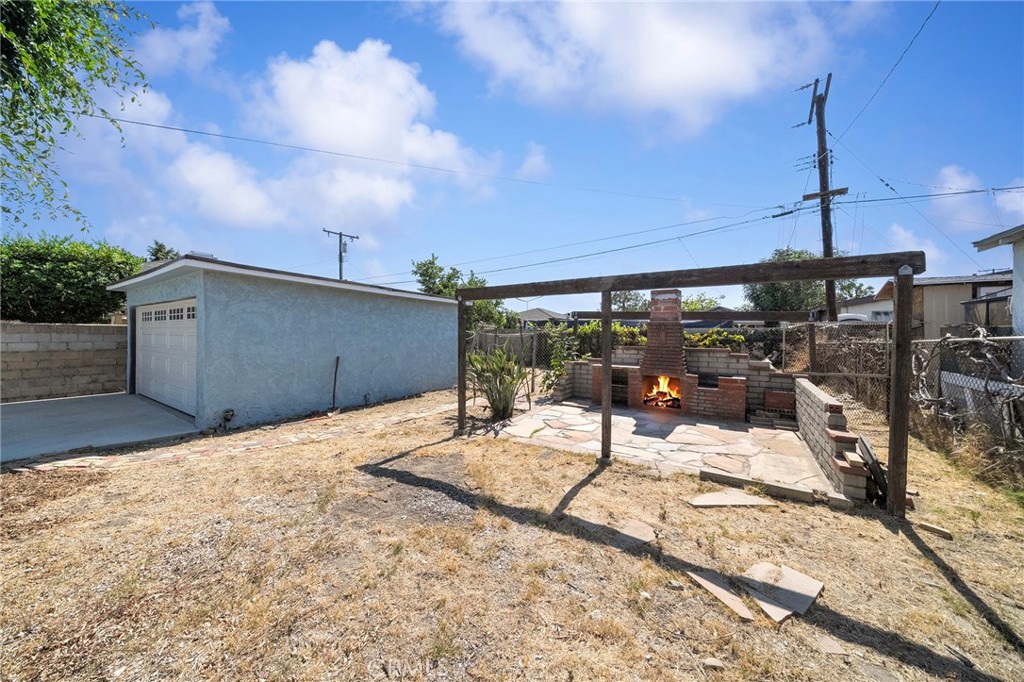 543 N Angeleno Avenue