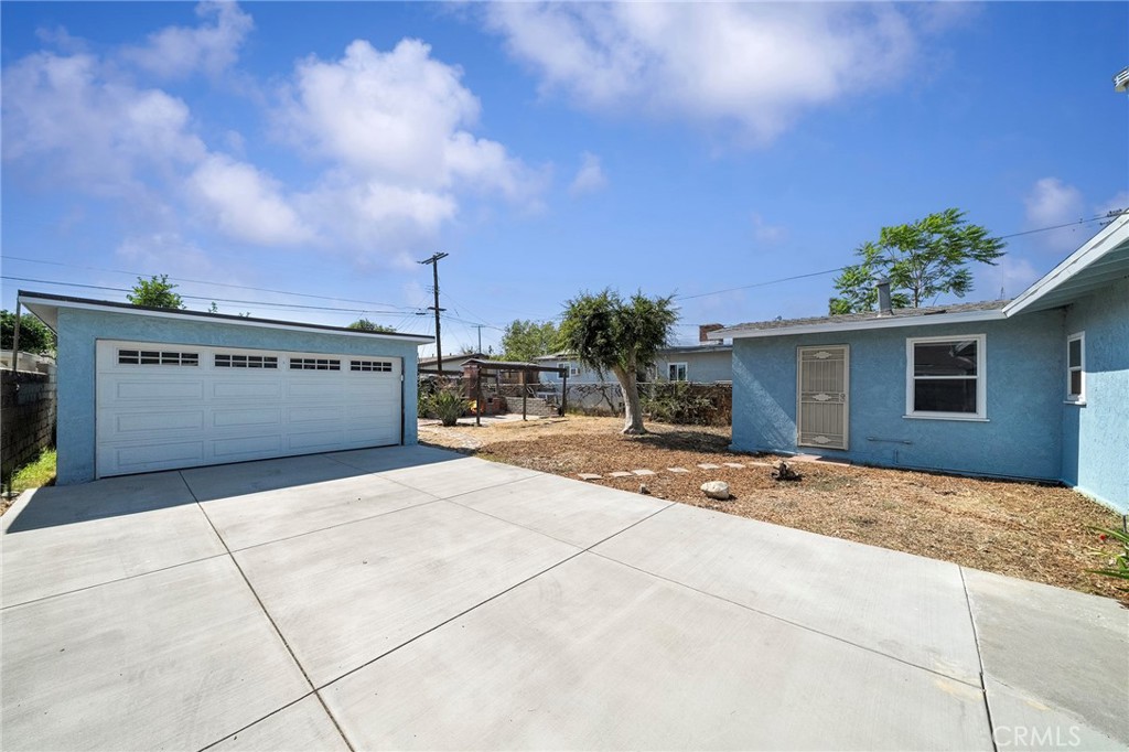 543 N Angeleno Avenue