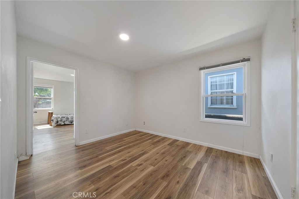 543 N Angeleno Avenue