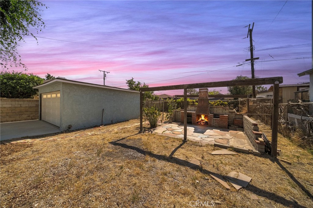 543 N Angeleno Avenue