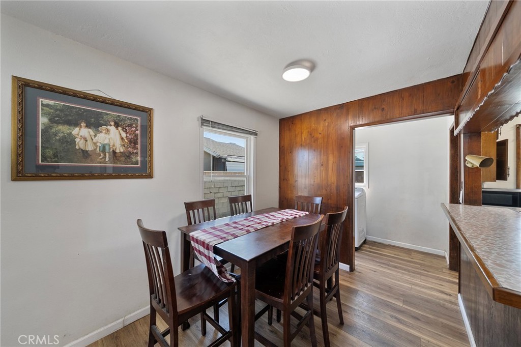 543 N Angeleno Avenue