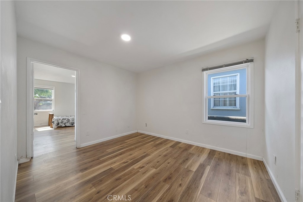 543 N Angeleno Avenue
