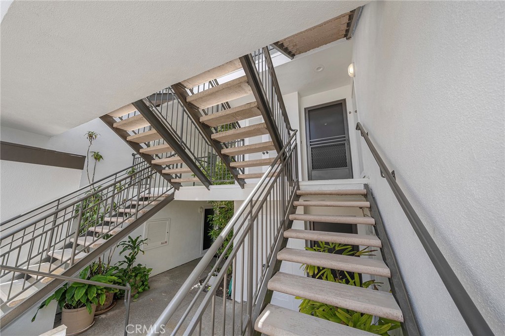 267 Avenida Lobeiro D