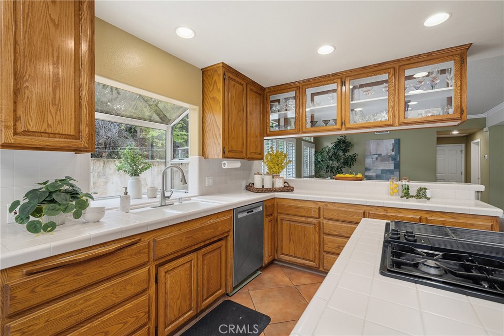 137 W Greystone Avenue