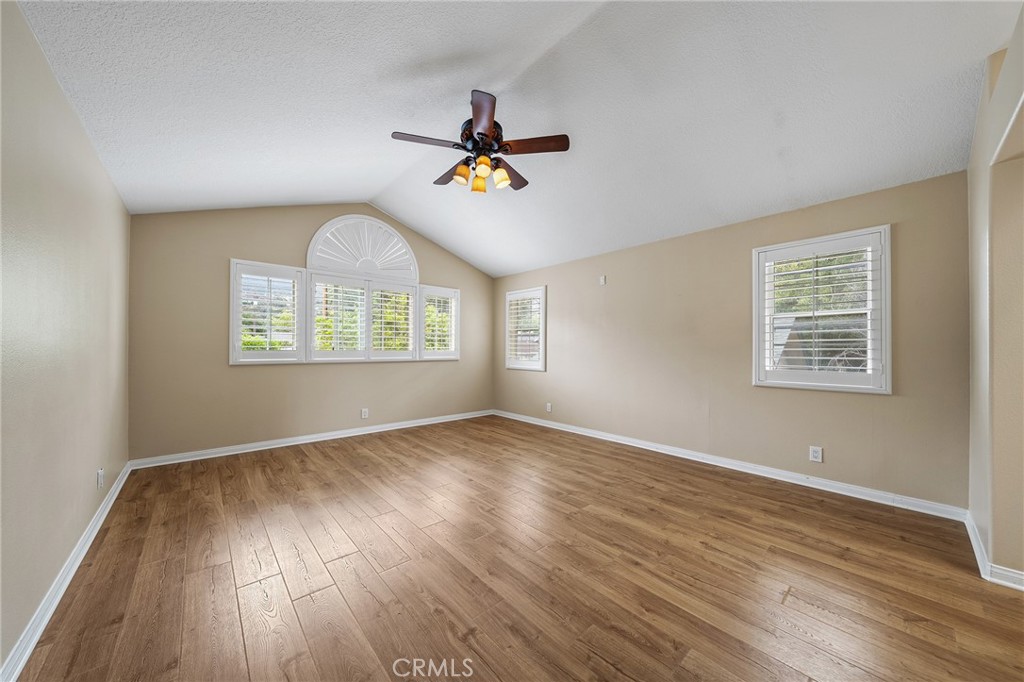 137 W Greystone Avenue