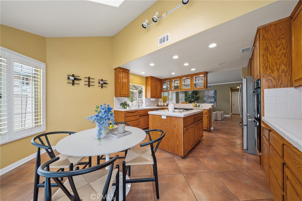 137 W Greystone Avenue