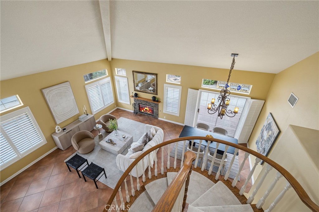 137 W Greystone Avenue
