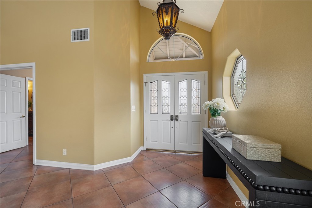 137 W Greystone Avenue