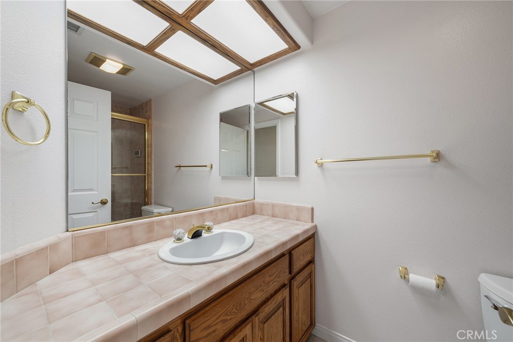 137 W Greystone Avenue
