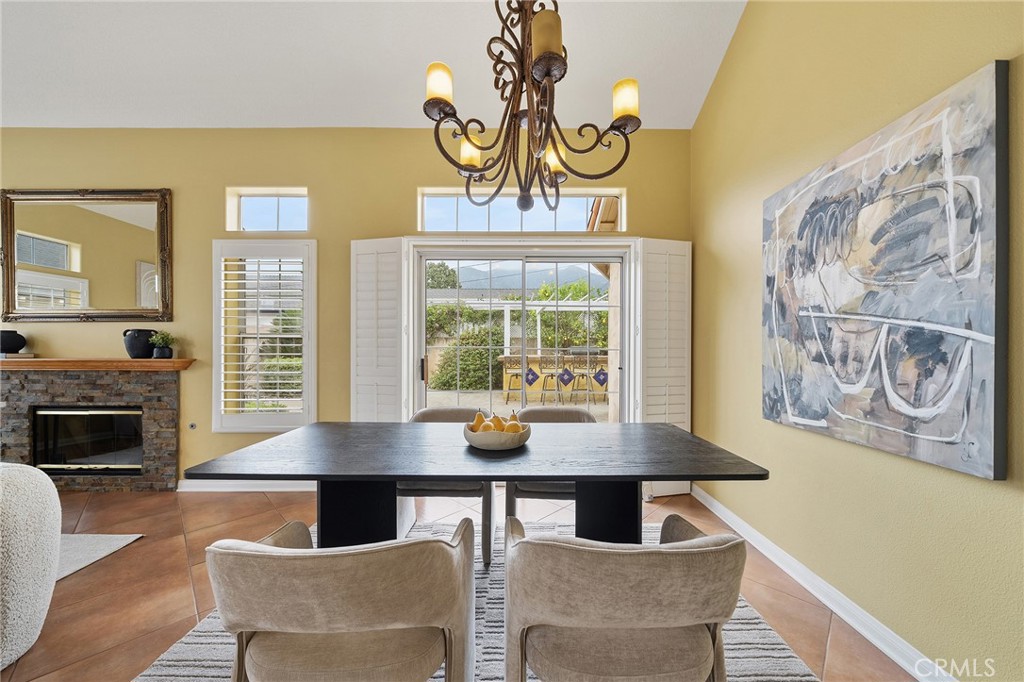 137 W Greystone Avenue