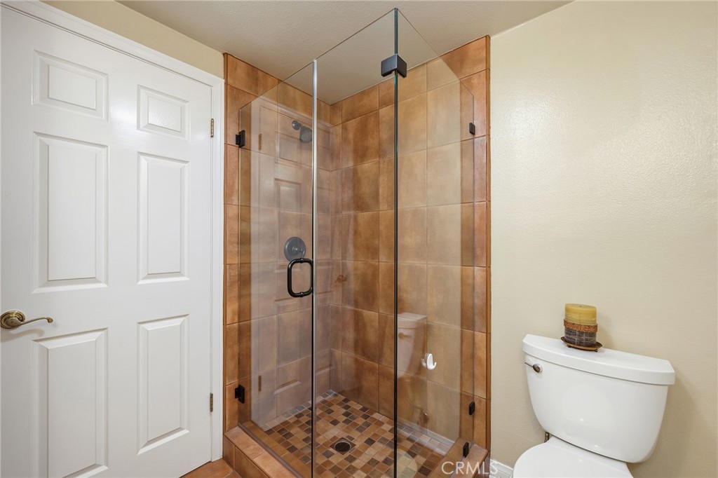 137 W Greystone Avenue