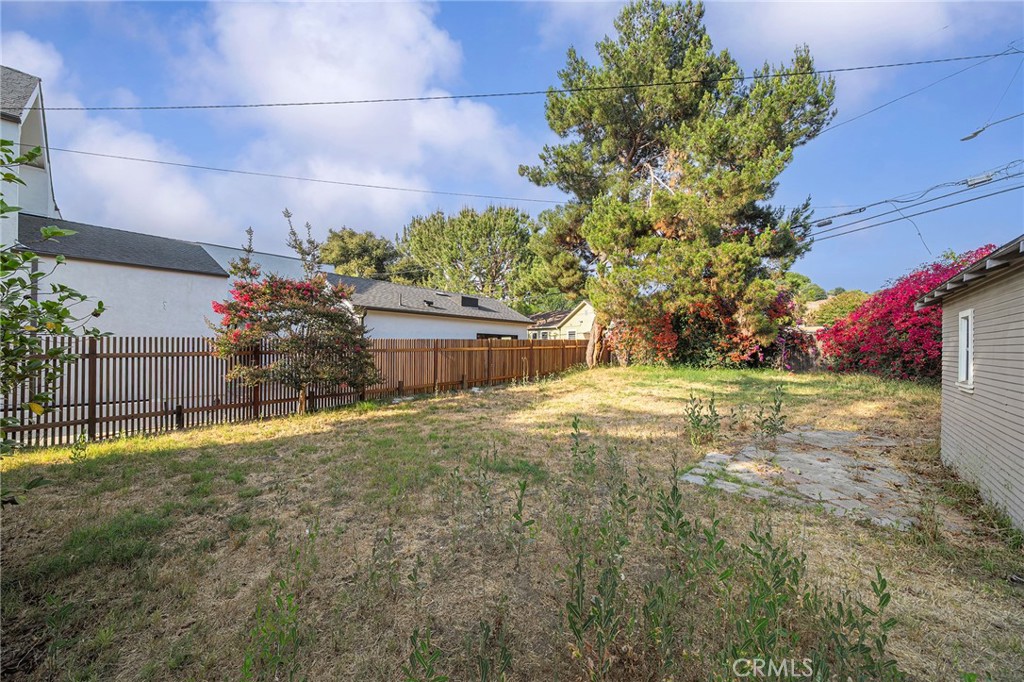 4928 Highland View Avenue
