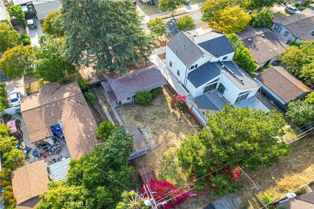 4928 Highland View Avenue