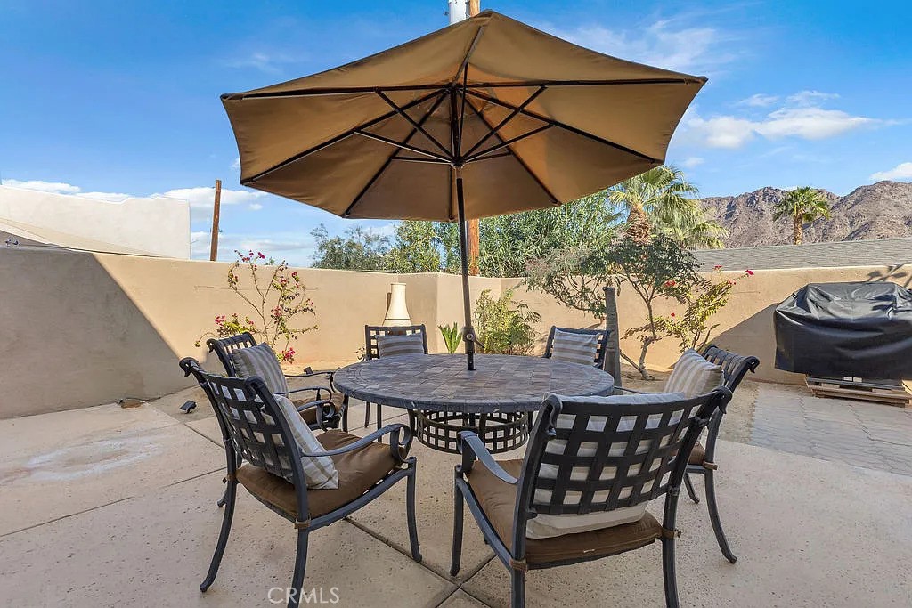 54052 Avenida Martinez