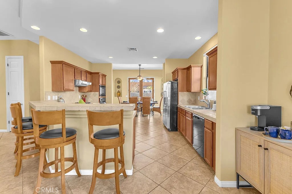 54052 Avenida Martinez