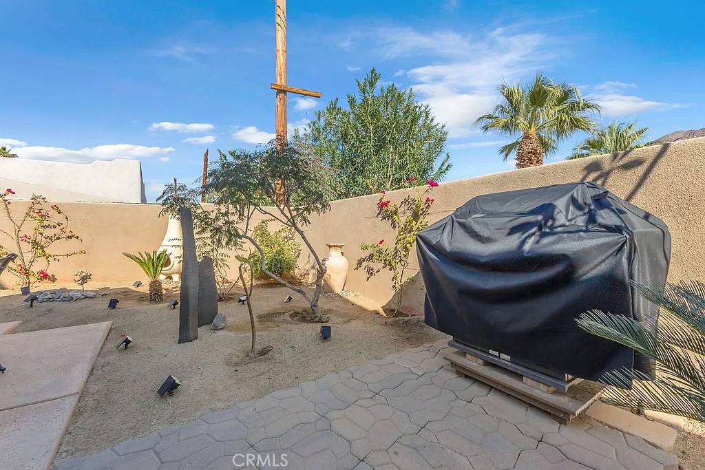 54052 Avenida Martinez