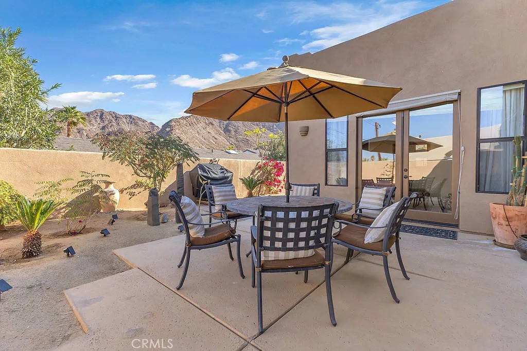 54052 Avenida Martinez