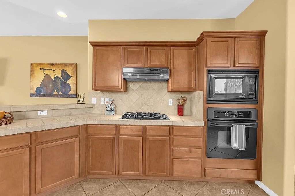54052 Avenida Martinez