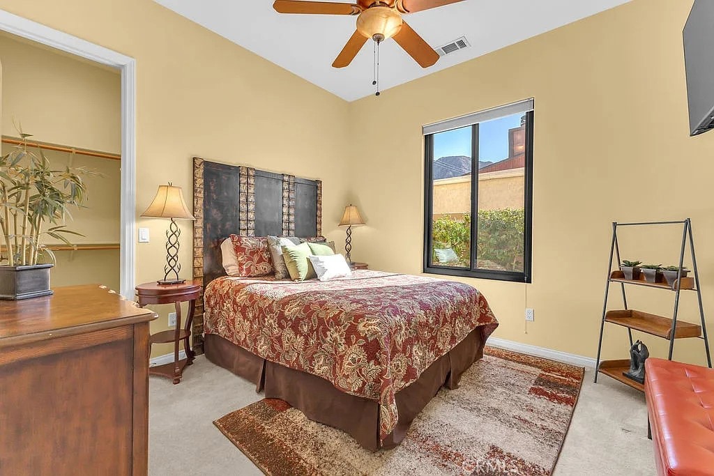 54052 Avenida Martinez