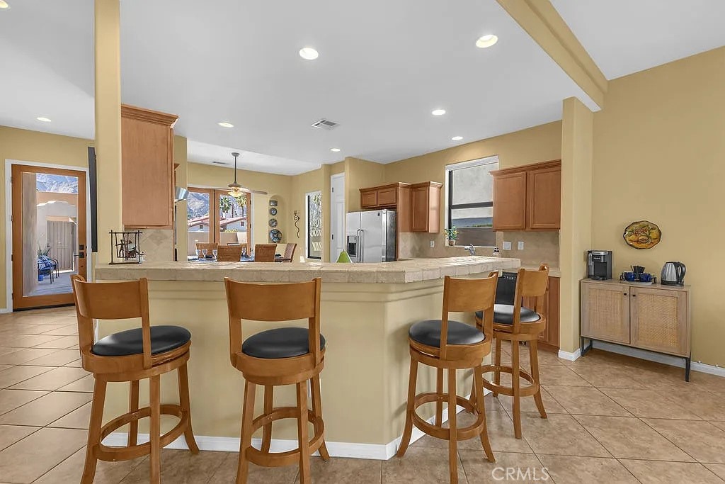 54052 Avenida Martinez
