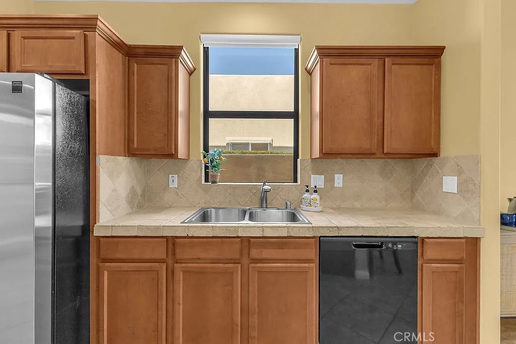 54052 Avenida Martinez