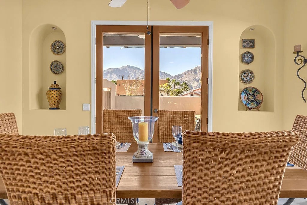 54052 Avenida Martinez