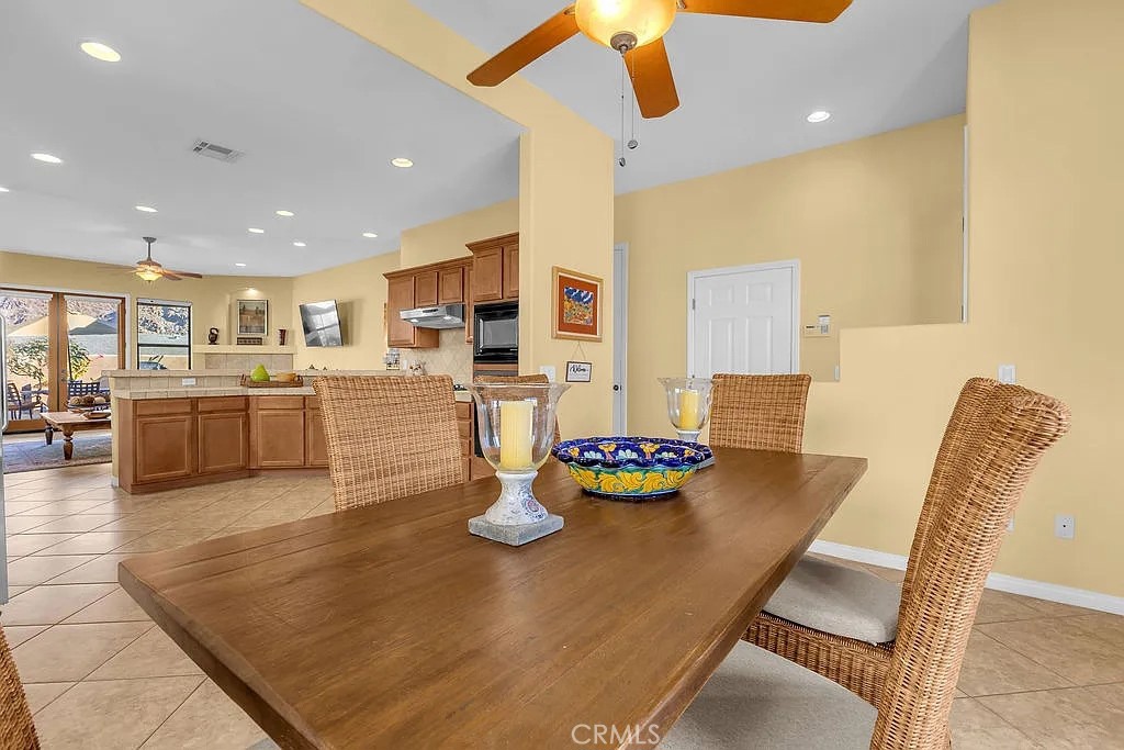 54052 Avenida Martinez