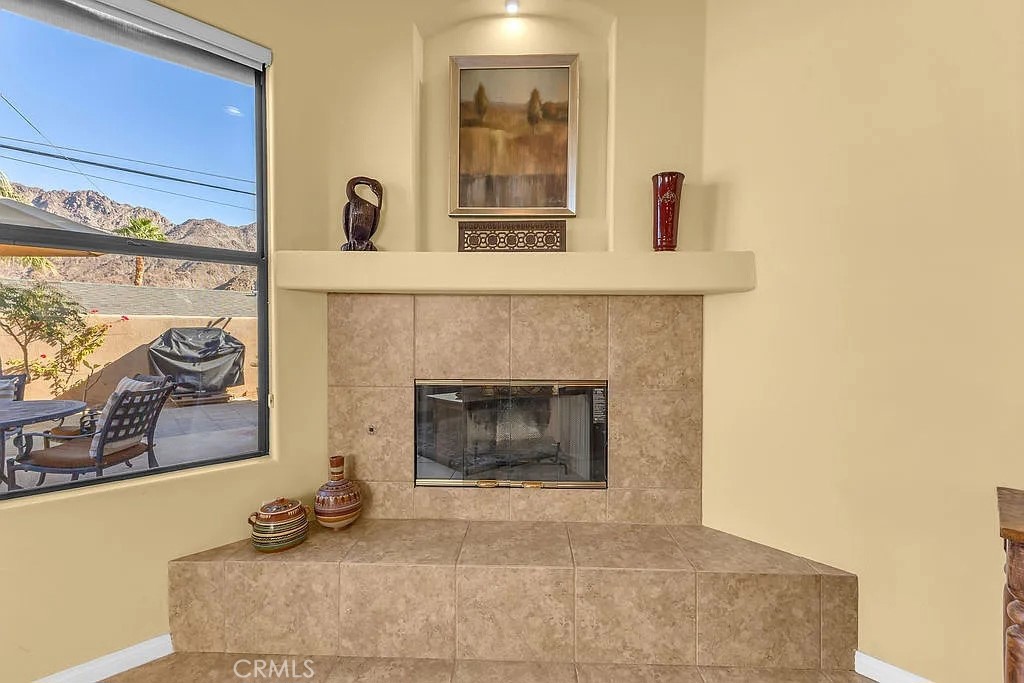 54052 Avenida Martinez