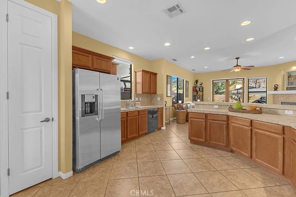 54052 Avenida Martinez