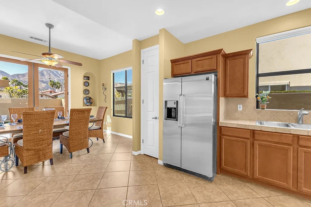 54052 Avenida Martinez
