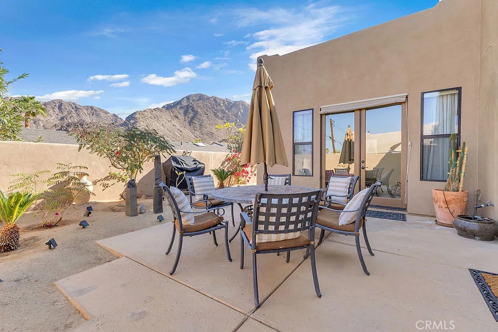 54052 Avenida Martinez