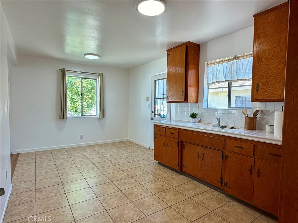 1018 W 3rd Street 2