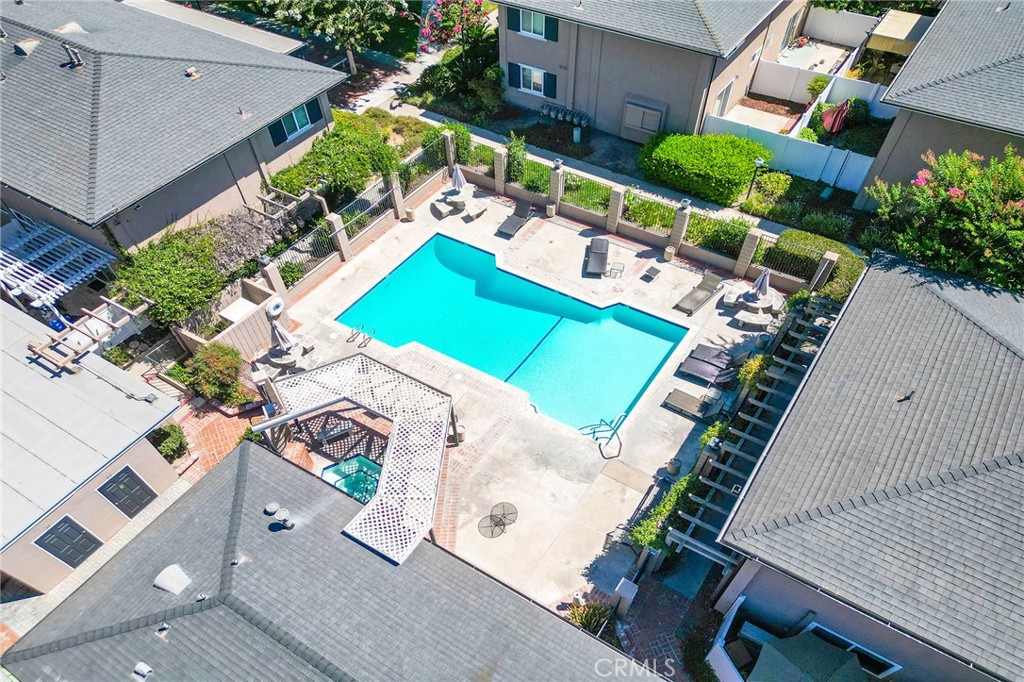 660 S Glassell Street 54