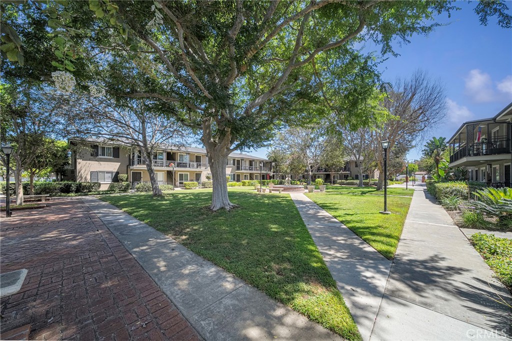 660 S Glassell Street 54
