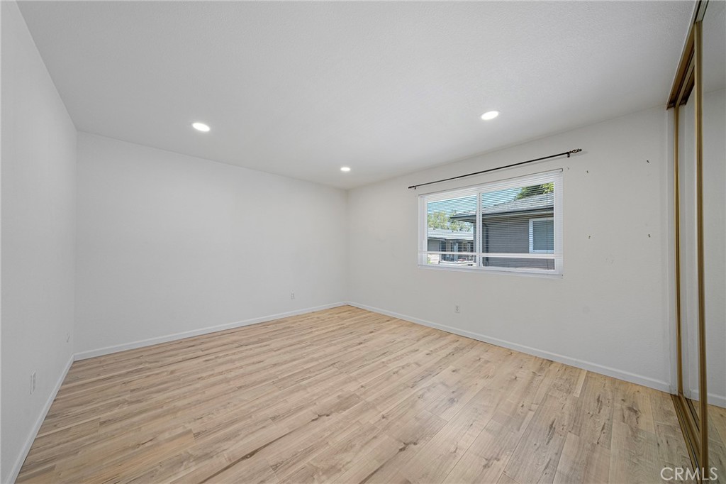 660 S Glassell Street 54